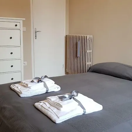 Sweet Living In Apartment